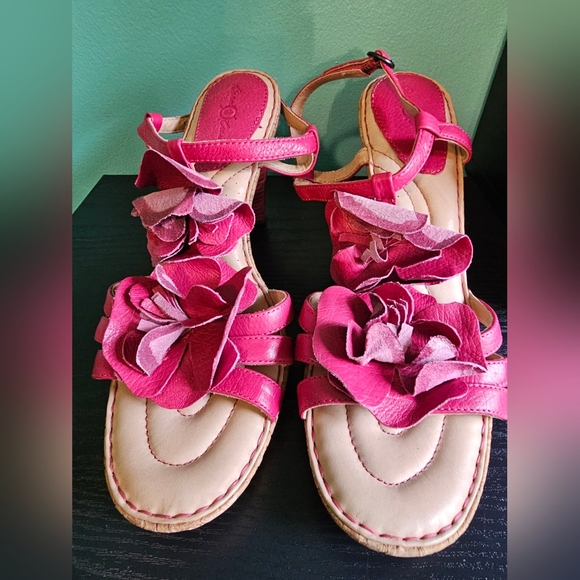 Born Crown Women’s Floral Pink Leather Sandals Women's Size 10 - Picture 9 of 13